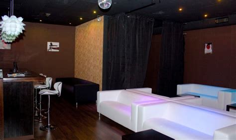 swinger oviedo|Les Tres Roses SwingerBar, Calle Otero, 3